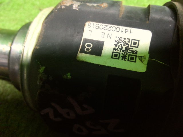 ヴォクシー 左Ｆドライブシャフト DAA-ZWR80G 43410-28170