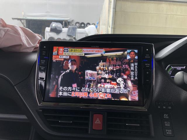 ヴォクシー カーナビゲーション DAA-ZWR80G EX1000