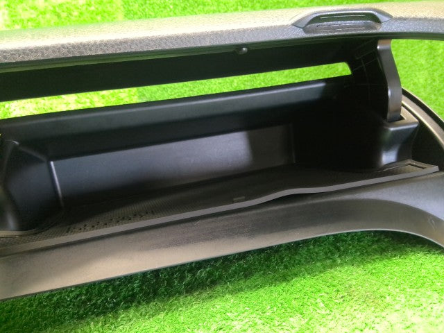 ヴォクシー グローブＢＯＸ DAA-ZWR80G 55042-28080-C0