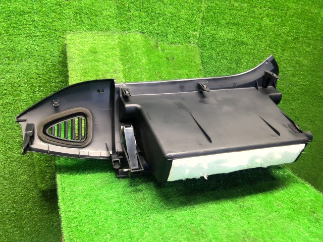 ヴォクシー グローブＢＯＸ DAA-ZWR80G 55042-28080-C0