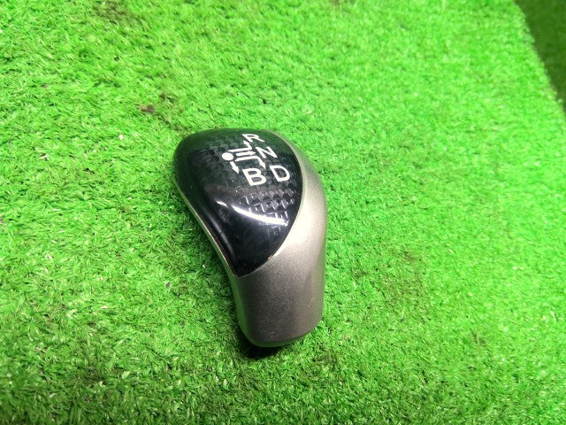 ヴォクシー 内装部品 DAA-ZWR80G 33504-49005-C0