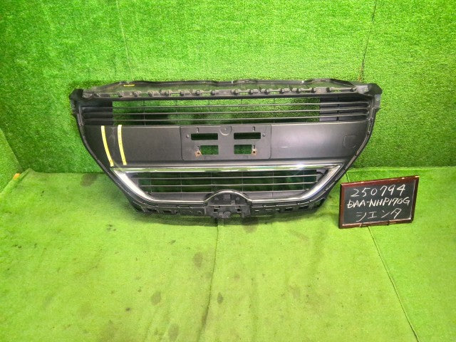 シエンタ ラジエータグリル DAA-NHP170G 53101-52460