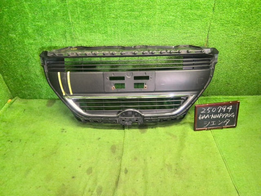 シエンタ ラジエータグリル DAA-NHP170G 53101-52460