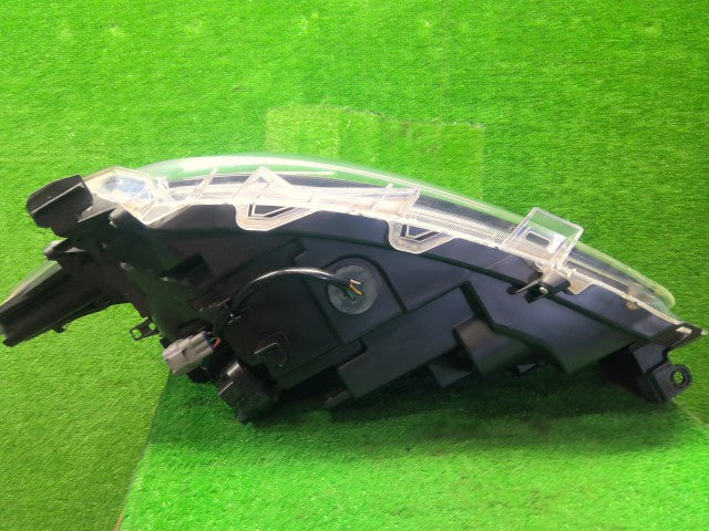 シエンタ 右ヘッドランプＡＳＳＹ DAA-NHP170G 81130-52K30
