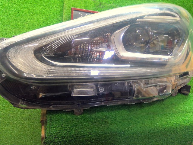 シエンタ 左ヘッドランプＡＳＳＹ DAA-NHP170G 81170-52K30