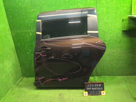 シエンタ 左ＲドアＡＳＳＹ DAA-NHP170G 67004-52610