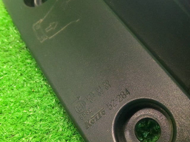 シエンタ 右テールランプ DAA-NHP170G 81551-52C90