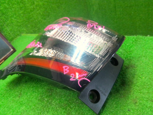 シエンタ 左テールランプ DAA-NHP170G 81561-52C90