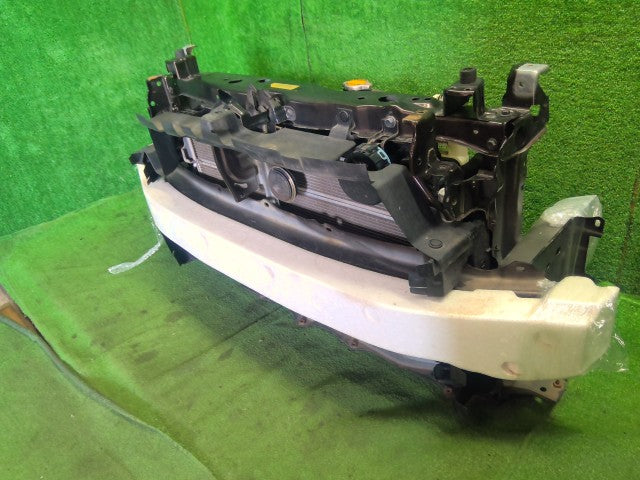 シエンタ ラジエータコアサポート DAA-NHP170G 53210-52918