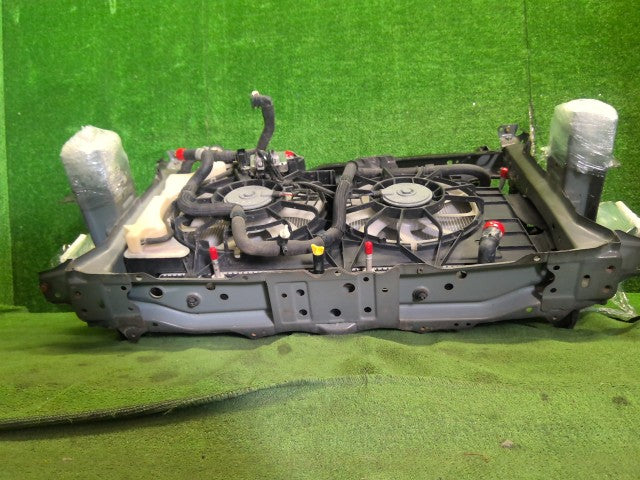 シエンタ ラジエータコアサポート DAA-NHP170G 53210-52918
