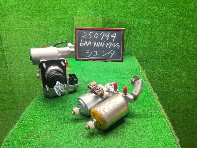 シエンタ ＡＢＳアクチュエーター DAA-NHP170G 44590-52271