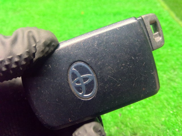 シエンタ キーレスリモコン DAA-NHP170G 89904-28561