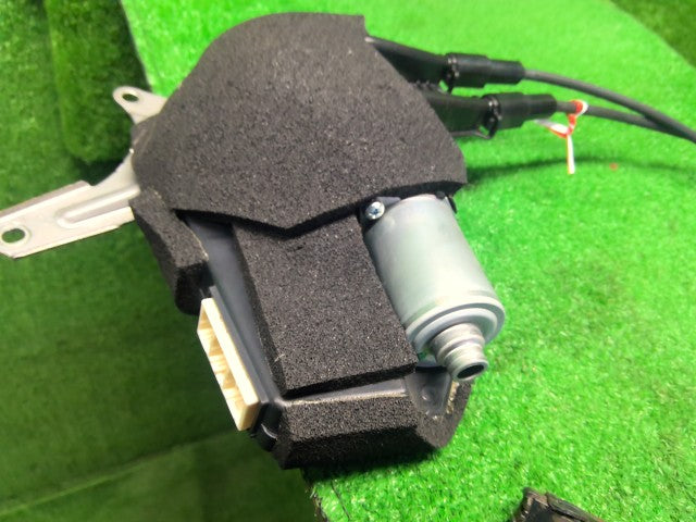 シエンタ 左パワースライドドアモーター DAA-NHP170G 85006-52061