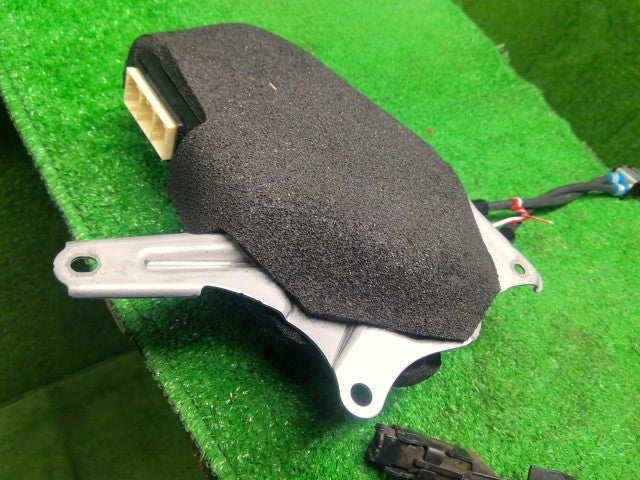 シエンタ 左パワースライドドアモーター DAA-NHP170G 85006-52061