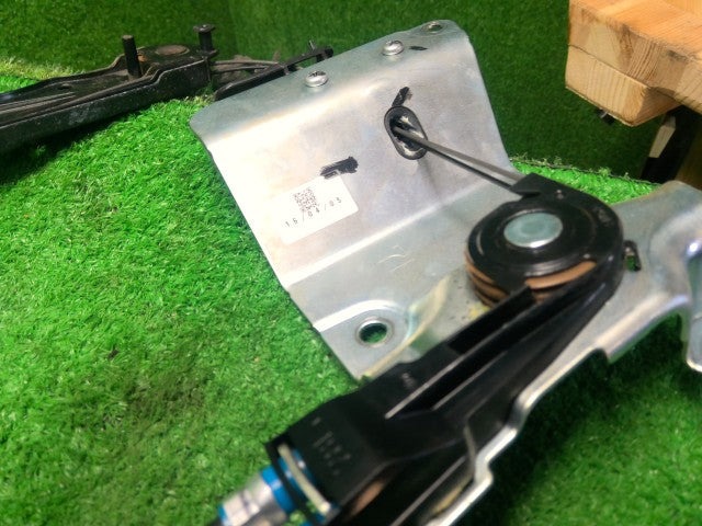 シエンタ 左パワースライドドアモーター DAA-NHP170G 85006-52061