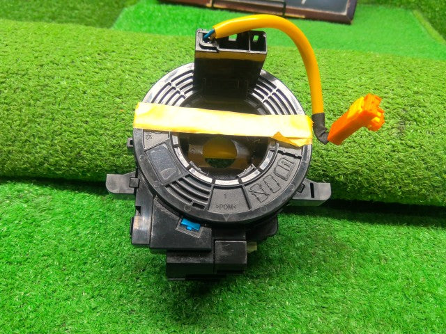 シエンタ 電装部品 DAA-NHP170G 84307-47060