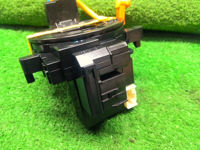 シエンタ 電装部品 DAA-NHP170G 84307-47060