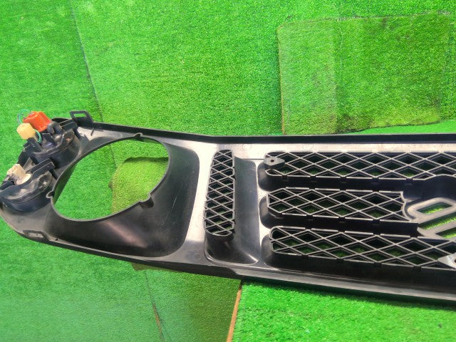 ジムニー ラジエータグリル E-JA22W 72111-82CA0-38B