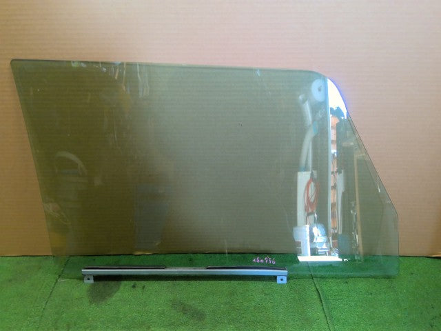 ジムニー 左Ｆドアガラス E-JA22W 84536-80160
