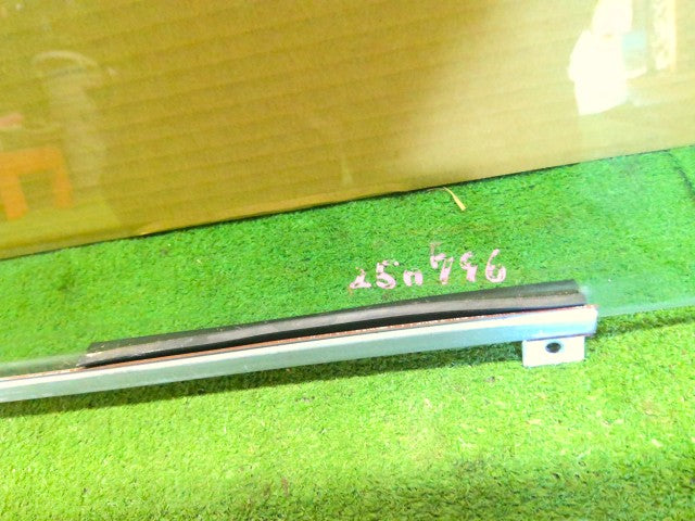 ジムニー 左Ｆドアガラス E-JA22W 84536-80160