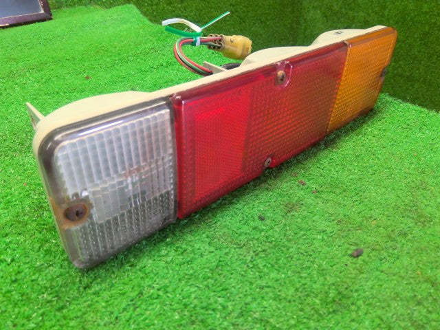 ジムニー 右テールランプ E-JA22W 35603-80030