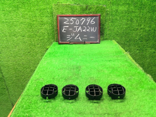 ジムニー エアコン吹き出し口 E-JA22W 74631-83C00