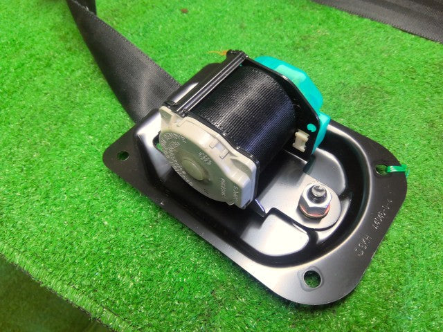 ジムニー ドライバーシートベルト E-JA22W 84901-82C10-382