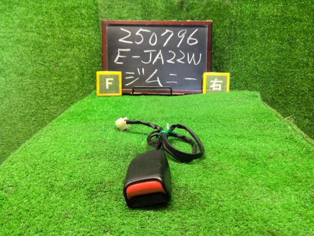 ジムニー ドライバーシートベルト E-JA22W 84901-82C00-382