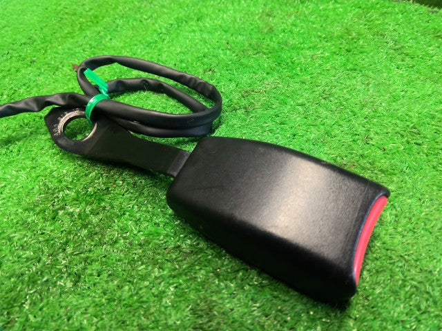 ジムニー ドライバーシートベルト E-JA22W 84901-82C00-382