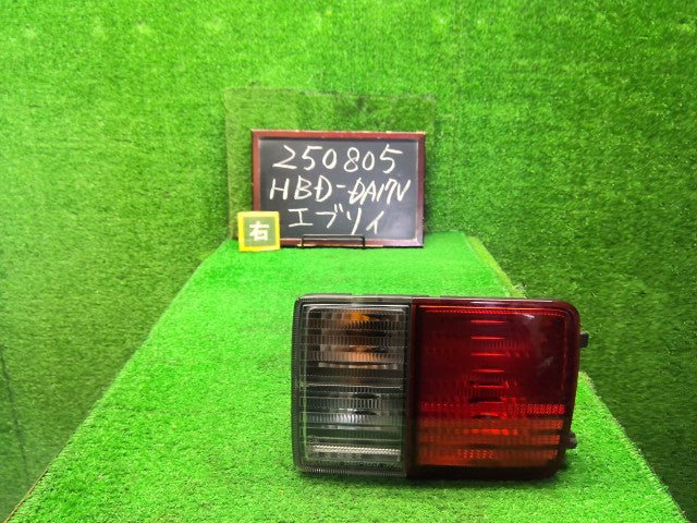 エブリィ 右テールランプ HBD-DA17V 35650-68H00
