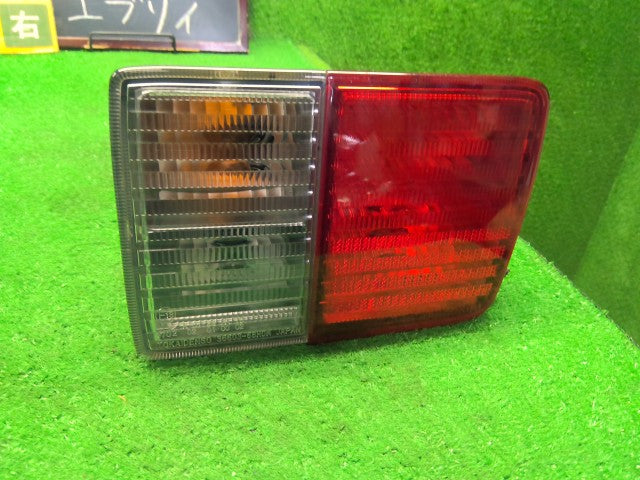 エブリィ 右テールランプ HBD-DA17V 35650-68H00