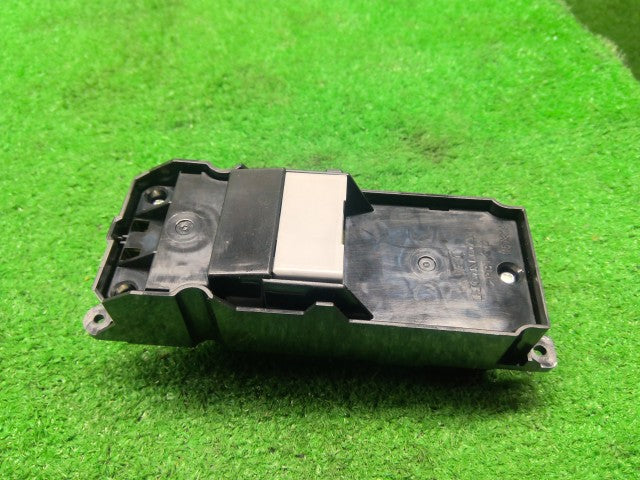 Ｎ－ＯＮＥ パワーウインドウスイッチ DBA-JG2 35750-T4G-J11