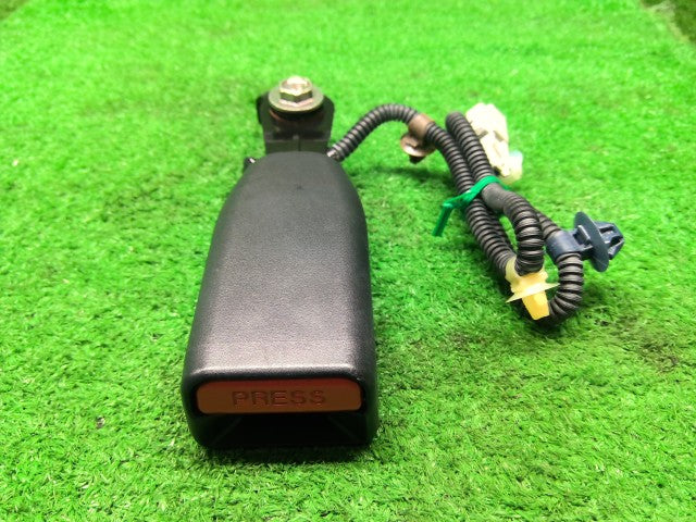Ｎ－ＯＮＥ ドライバーシートベルト DBA-JG2 81126-T4G-J22