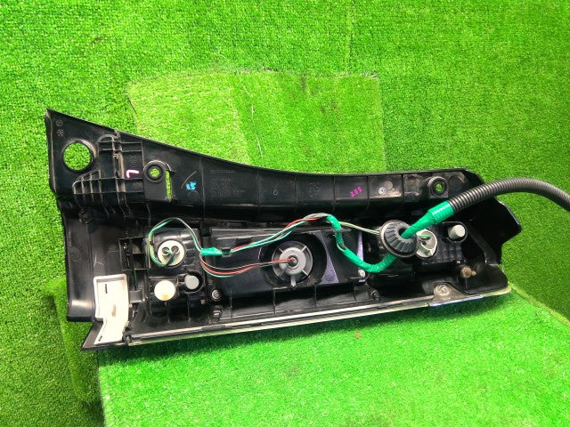 Ｎ－ＢＯＸ 左テールランプ DBA-JF2 33551-TY0-901