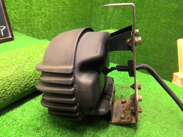 デリカスペースギア 右フォグランプ GH-PD6W MR564916