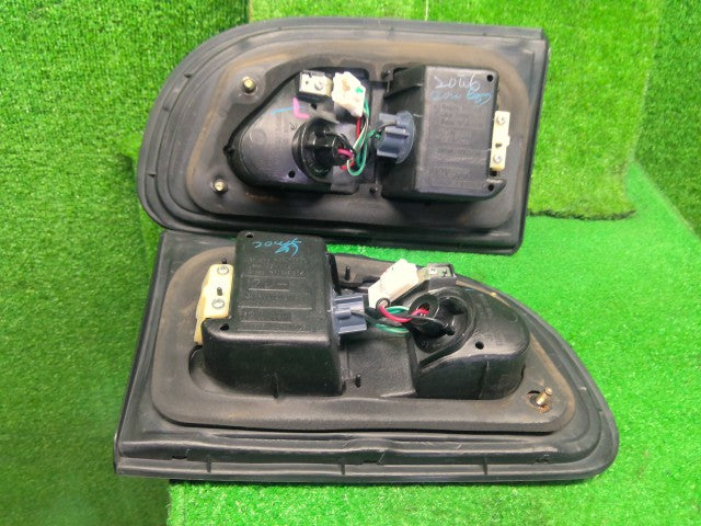 デリカスペースギア テールランプ・フィニッシャーセット GH-PD6W 8330A128/8330A127