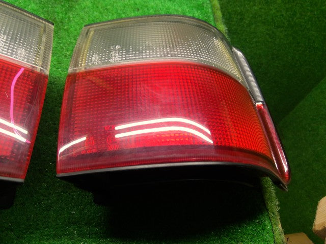 デリカスペースギア テールランプ・フィニッシャーセット GH-PD6W 8330A128/8330A127