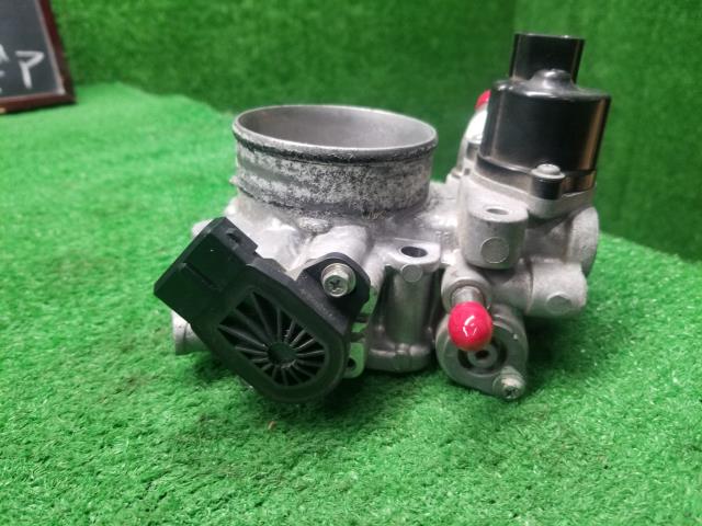デリカスペースギア スロットルボディ GH-PD6W MR560487