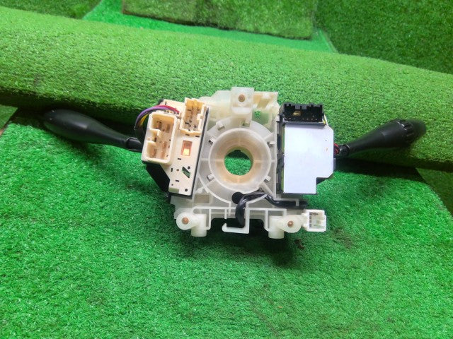 デリカスペースギア ディマースイッチ GH-PD6W MN123988