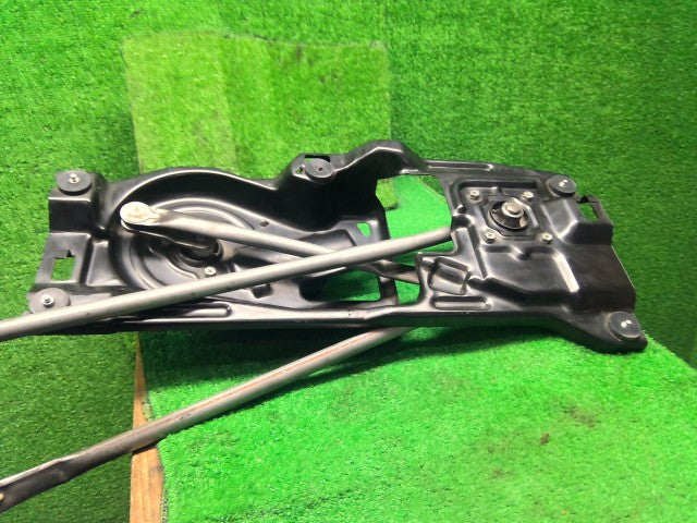 デリカスペースギア Ｆワイパーモーター GH-PD6W MB944174