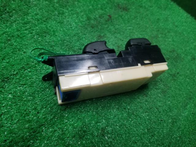 デリカスペースギア パワーウインドウスイッチ GH-PD6W MR277360