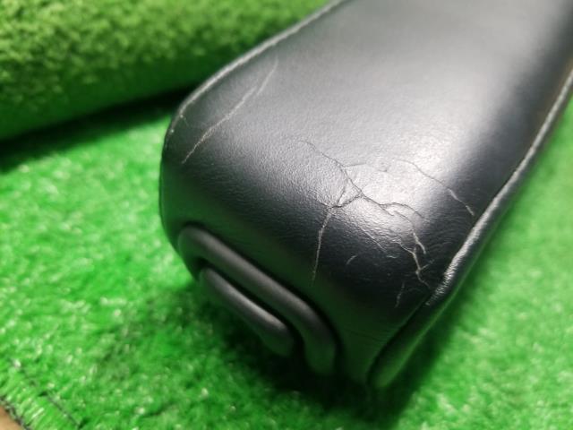 デリカスペースギア アームレスト GH-PD6W MR654297