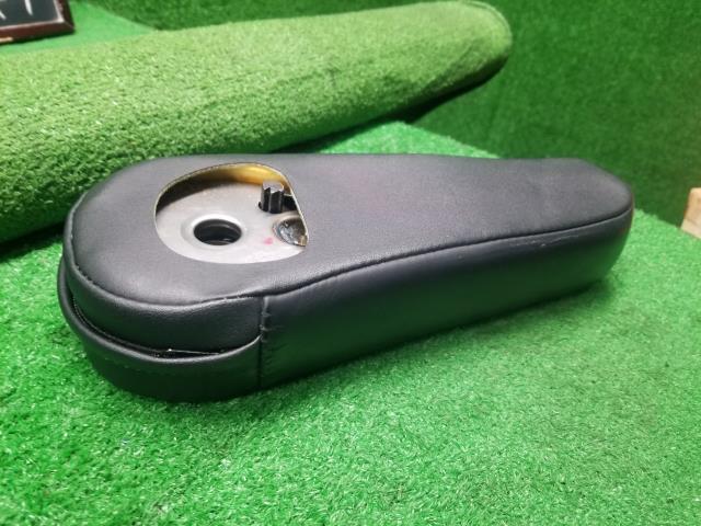 デリカスペースギア アームレスト GH-PD6W MR654297