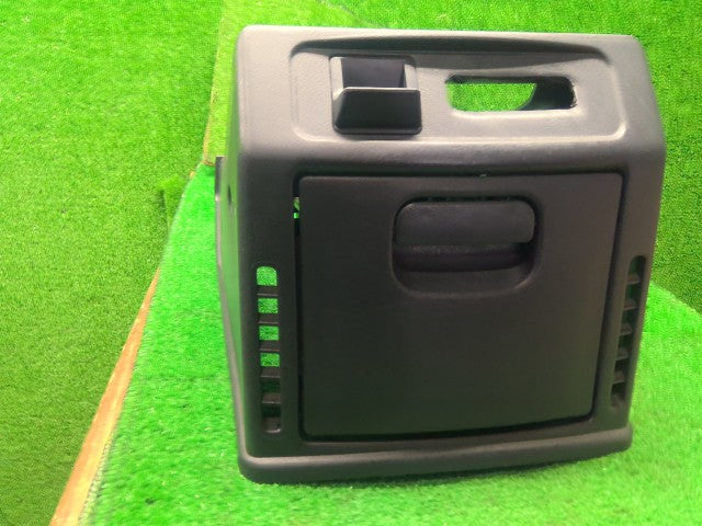 デリカスペースギア コンソールボックス GH-PD6W MR793543