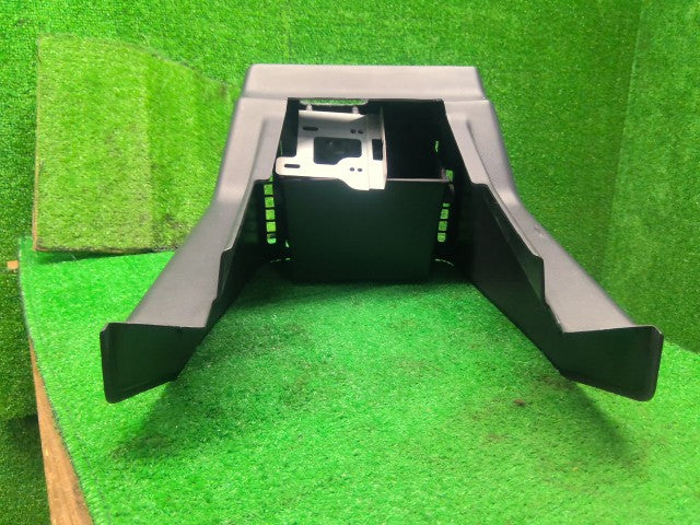 デリカスペースギア コンソールボックス GH-PD6W MR793543