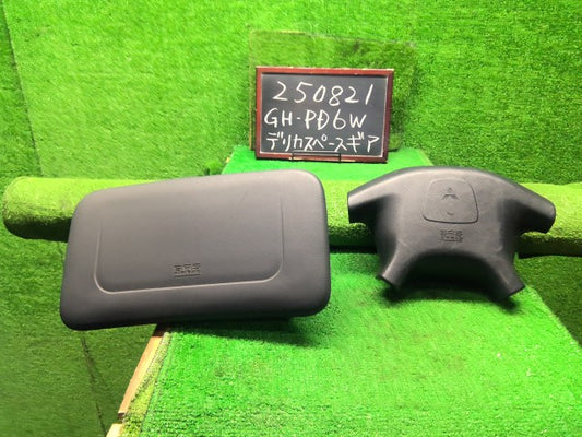 デリカスペースギア 内装部品 GH-PD6W MR793542 MR781045