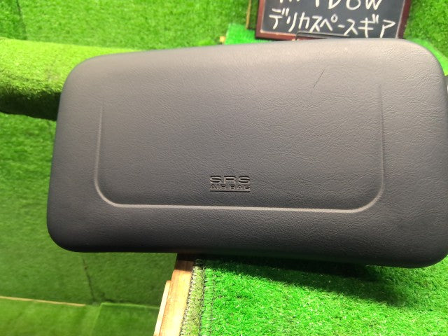 デリカスペースギア 内装部品 GH-PD6W MR793542 MR781045