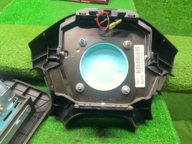 デリカスペースギア 内装部品 GH-PD6W MR793542 MR781045