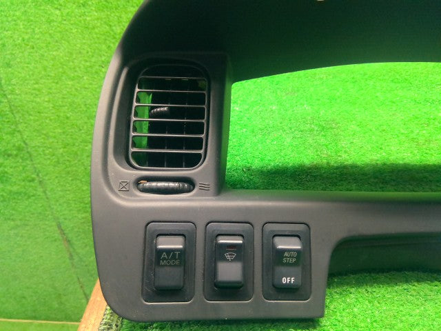 デリカスペースギア 内装部品 GH-PD6W MB939411