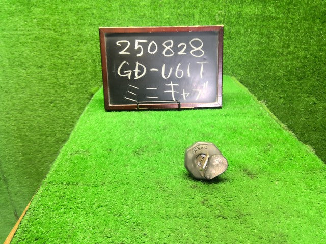 ミニキャブ 燃料キャップ GD-U61T MB653519